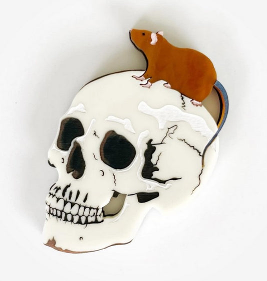 Oddities - Ivory Skull with Brown Rat